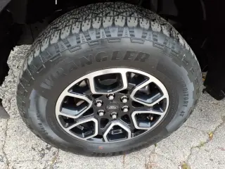 Ford F-150 2023 4x4 XLT 4dr SuperCab 6.5 ft. SB