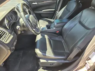Chrysler 300 2020 Limited 4dr Sedan