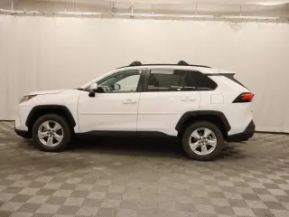 Toyota RAV4 2021 AWD XLE 4dr SUV