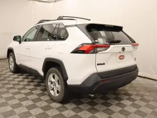 Toyota RAV4 2021 AWD XLE 4dr SUV