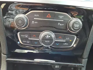 Chrysler 300 2023 AWD Touring L 4dr Sedan