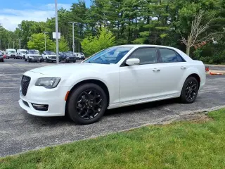Chrysler 300 2023 AWD Touring L 4dr Sedan