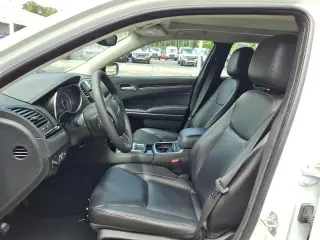 Chrysler 300 2023 AWD Touring L 4dr Sedan