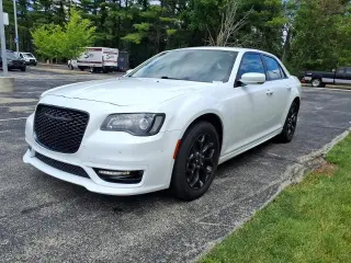 Chrysler 300 2023 AWD Touring L 4dr Sedan