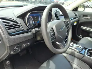 Chrysler 300 2023 AWD Touring L 4dr Sedan
