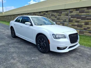 Chrysler 300 2023 AWD Touring L 4dr Sedan