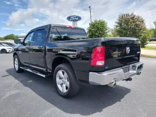 Ram 1500 Classic 2021 4x4 Tradesman 4dr Crew Cab 5.5 ft. SB Pickup