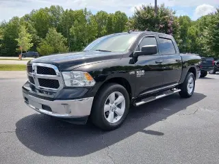 Ram 1500 Classic 2021 4x4 Tradesman 4dr Crew Cab 5.5 ft. SB Pickup