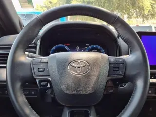 Toyota Camry 2025 SE 4dr Sedan
