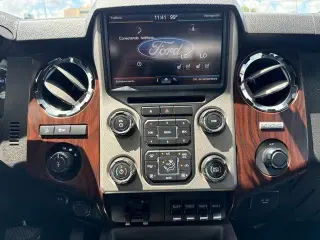 Ford F-350 Super Duty 2016 4x4 XLT 4dr Crew Cab 6.8 ft. SB SRW Pickup