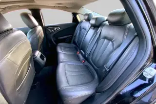 Chrysler 200 2016 Limited Platinum 4dr Sedan