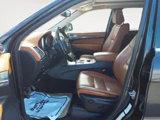 Jeep Grand Cherokee 2011 4x4 Overland Summit 4dr SUV