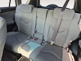 Toyota RAV4 2009 4x4 Base 4dr SUV w/ Third Row Package
