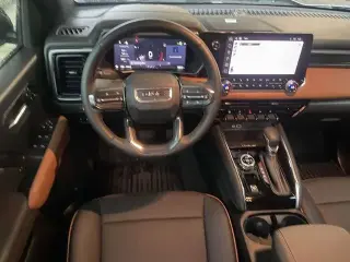 GMC Canyon 2024 4x4 AT4 4dr Crew Cab 5 ft. SB