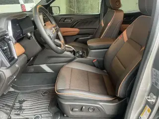 GMC Canyon 2024 4x4 AT4 4dr Crew Cab 5 ft. SB