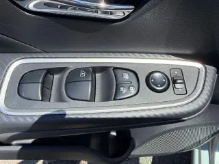 Nissan Versa 2024 SR 4dr Sedan