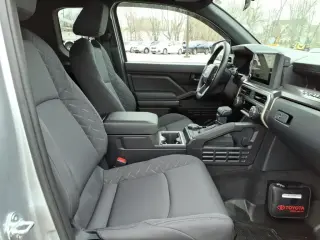 Toyota Tacoma 2025 4x4 SR5 2dr XtraCab 6.1 ft LB