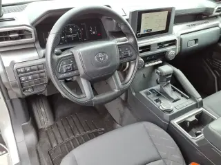 Toyota Tacoma 2025 4x4 SR5 2dr XtraCab 6.1 ft LB