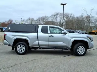 Toyota Tacoma 2025 4x4 SR5 2dr XtraCab 6.1 ft LB