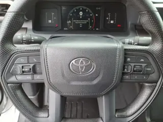 Toyota Tacoma 2025 4x4 SR5 2dr XtraCab 6.1 ft LB
