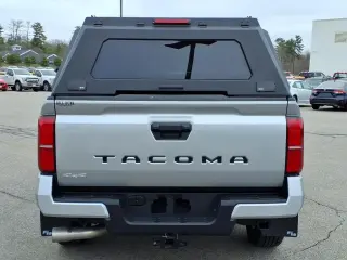 Toyota Tacoma 2025 4x4 SR5 2dr XtraCab 6.1 ft LB
