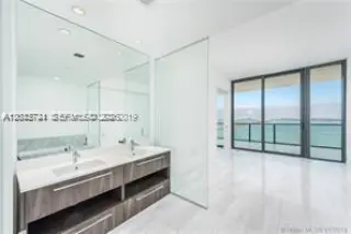 Propiedad en alquiler con 2 habitaciones y 2 baños en MIAMI