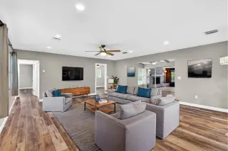 Propiedad en alquiler con 3 habitaciones y 3 baños en Palm Harbor