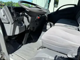 2017 Isuzu NRR DSL REG AT