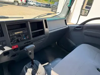 2017 Isuzu NRR DSL REG AT
