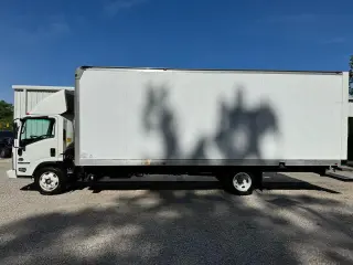 2017 Isuzu NRR DSL REG AT