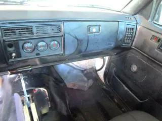 1993 CHEVROLET S10 REGULAR CAB