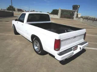1993 CHEVROLET S10 REGULAR CAB