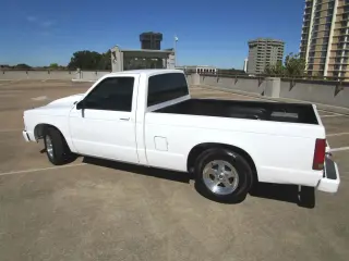 1993 CHEVROLET S10 REGULAR CAB