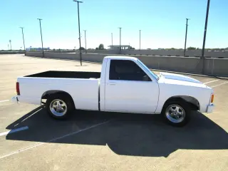 1993 CHEVROLET S10 REGULAR CAB