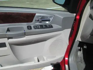 2009 CHRYSLER TOWN & COUNTRY