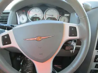 2009 CHRYSLER TOWN & COUNTRY