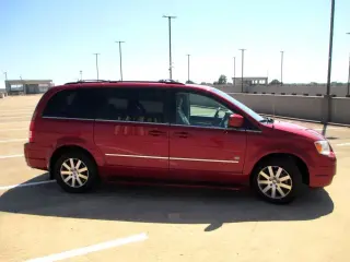 2009 CHRYSLER TOWN & COUNTRY