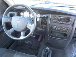 2004 DODGE RAM 1500 REGULAR CAB