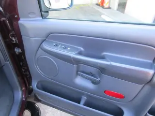 2004 DODGE RAM 1500 REGULAR CAB