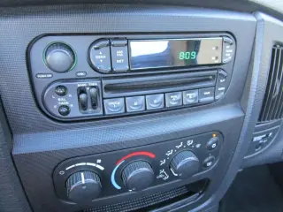 2004 DODGE RAM 1500 REGULAR CAB