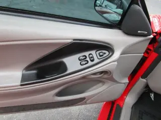 2004 FORD MUSTANG