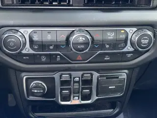 Jeep Wrangler 2025 4x4 Sahara 4dr SUV