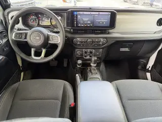 Jeep Wrangler 2025 4x4 Sahara 4dr SUV