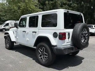 Jeep Wrangler 2025 4x4 Sahara 4dr SUV