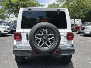 Jeep Wrangler 2025 4x4 Sahara 4dr SUV