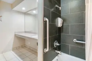 CUARTO DE RENTA EN ONTARIO