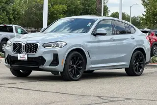 2023 BMW X4 xDrive30i