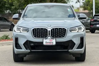 2023 BMW X4 xDrive30i