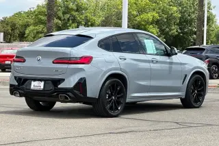 2023 BMW X4 xDrive30i