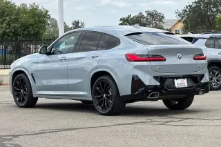 2023 BMW X4 xDrive30i